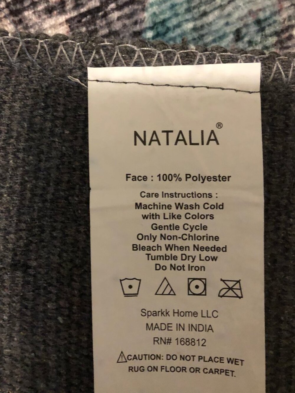 Beautiful 4' X 6' Washable Area Rug "Natalia" - Picture 4 of 6